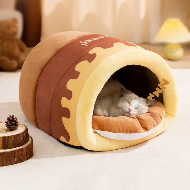Half-open cat bed with heating function