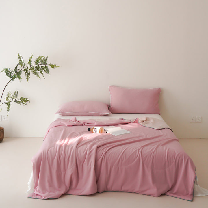 Summer light cooling blanket with antibacterial effect
