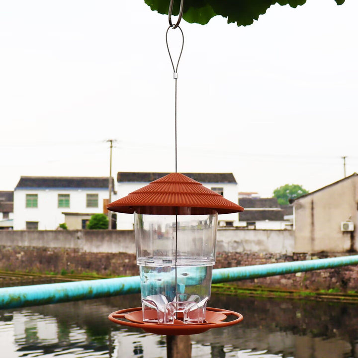 Expandable bird feeders for hanging