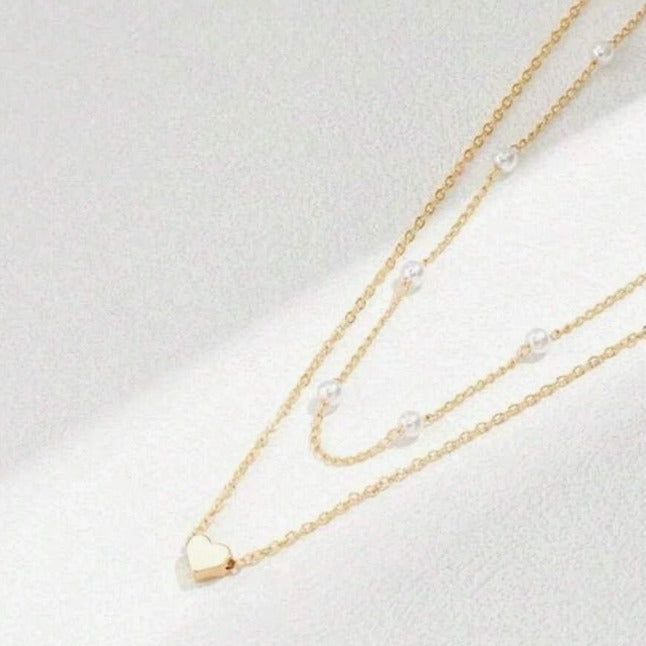 Pearl necklace with acrylic pendant