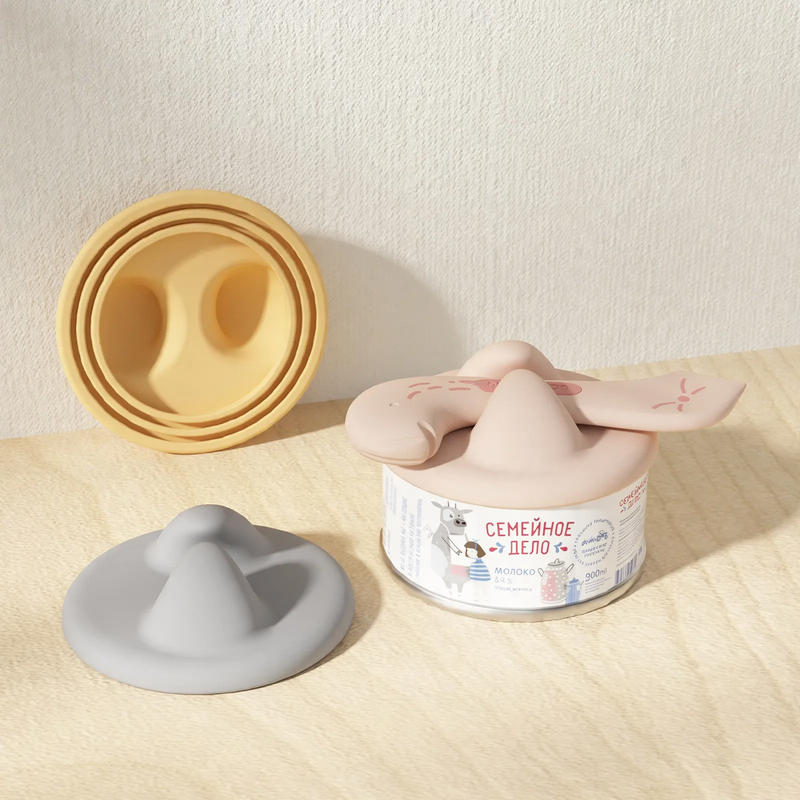 Silicone lid and spoon for pet food cans