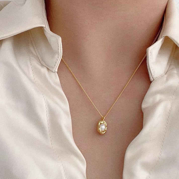 Pearl necklace with silver clasp, pearls 4–12 mm