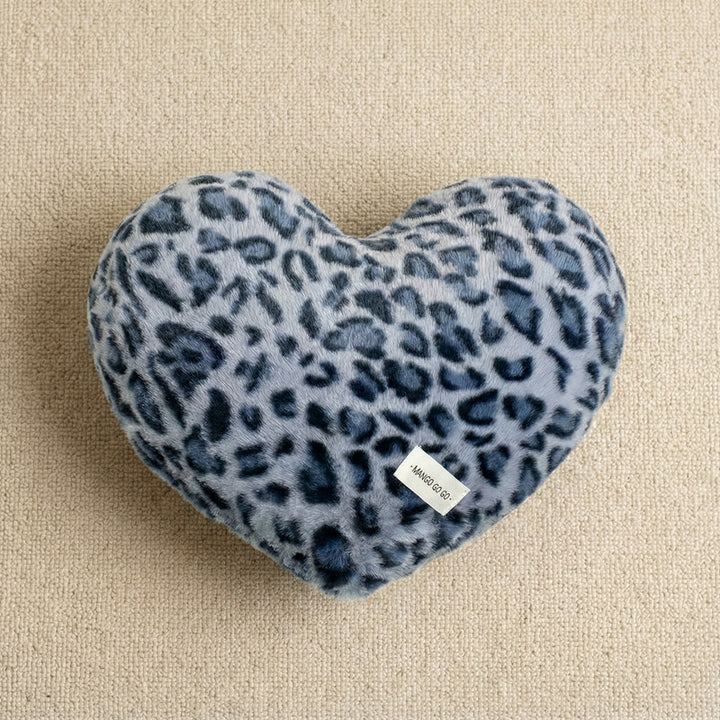 Cuddle pillow with leopard pattern, 40×35 cm