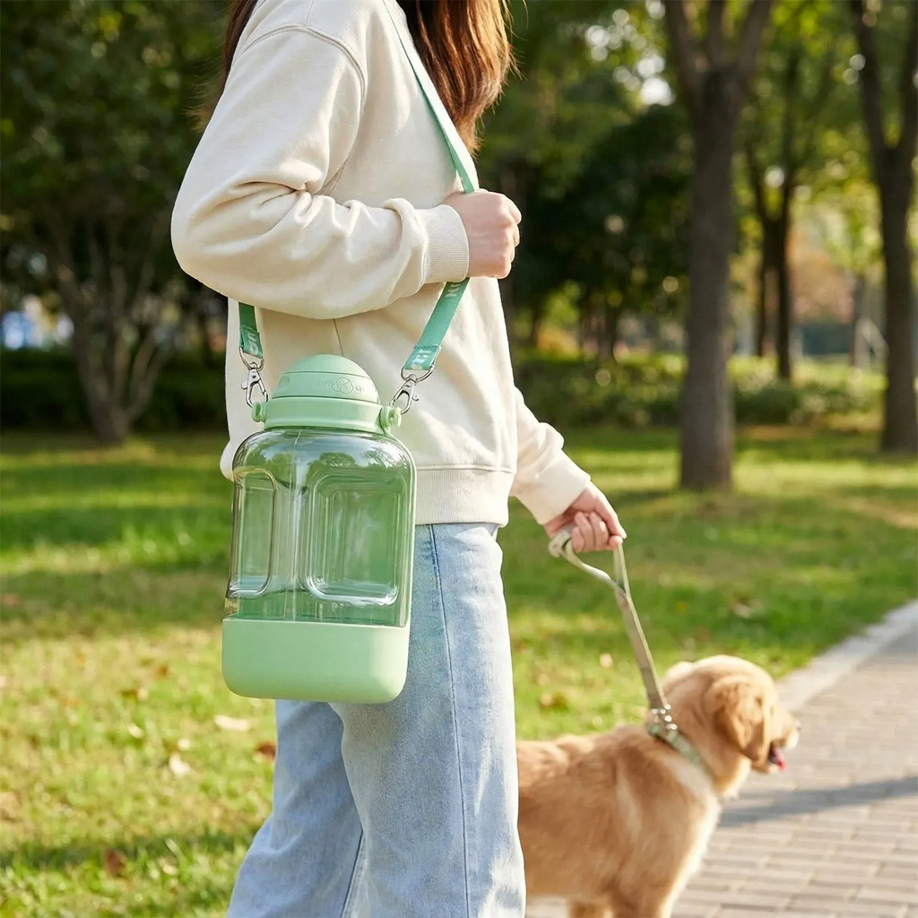 Portable water and feed bag for dogs