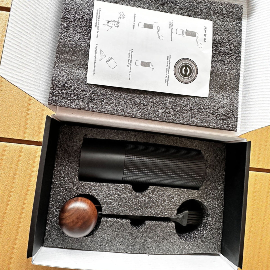 Manual coffee grinder, portable