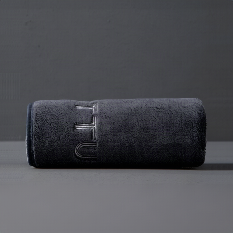 Sports towel made of coral fleece, quick-drying