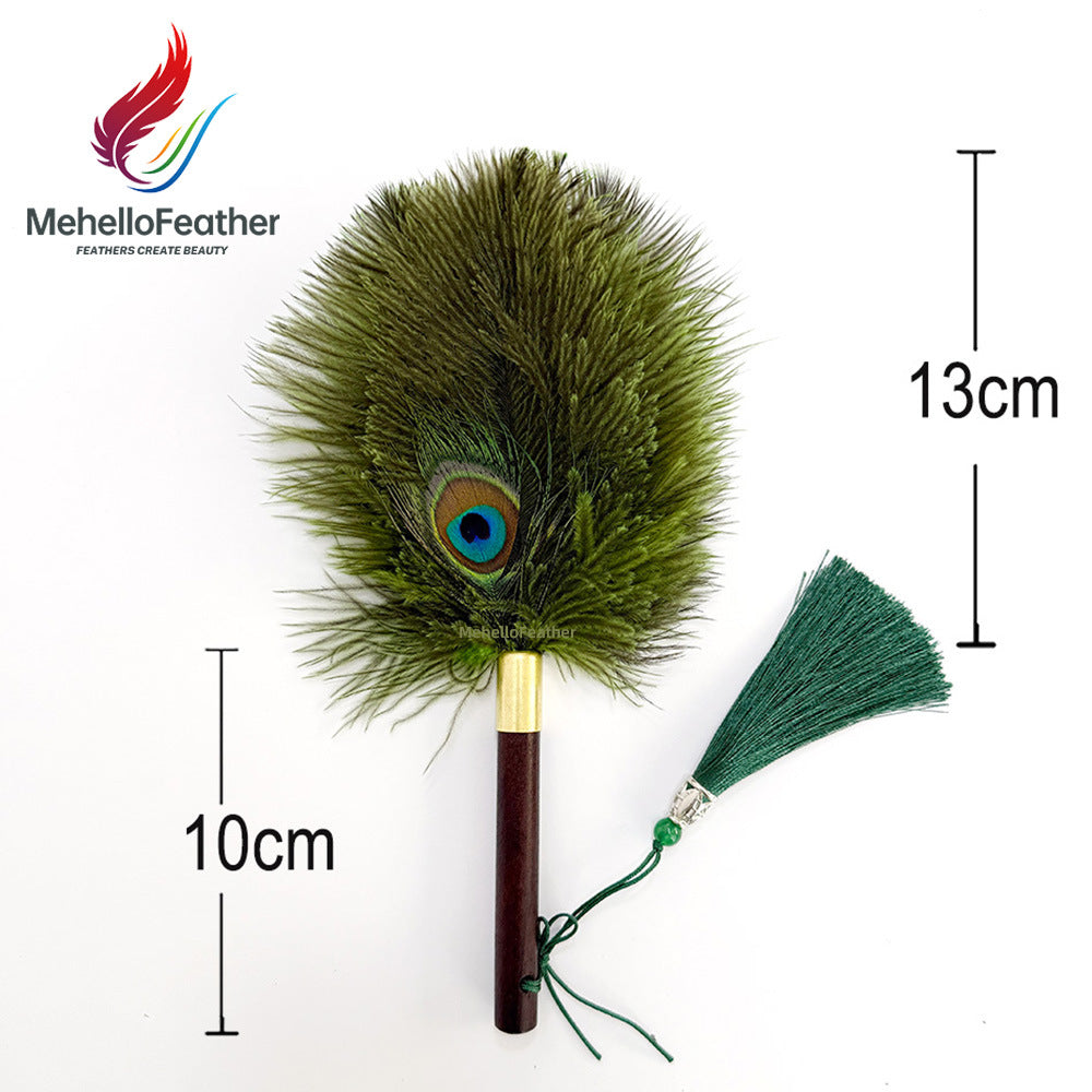 Feather duster made of ostrich feathers, extensible