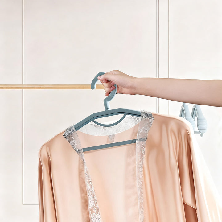 Plastic hanger, non-slip, scratch-free