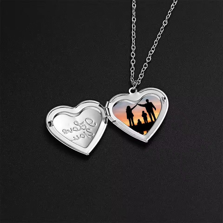 Heart necklace with opening function