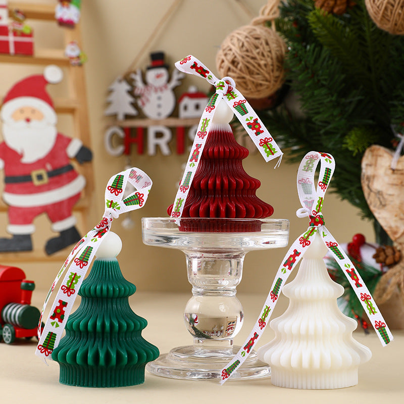 Decorative Christmas candle made of soy wax