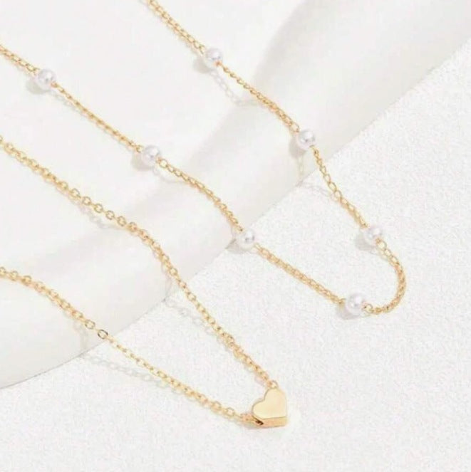 Pearl necklace with acrylic pendant