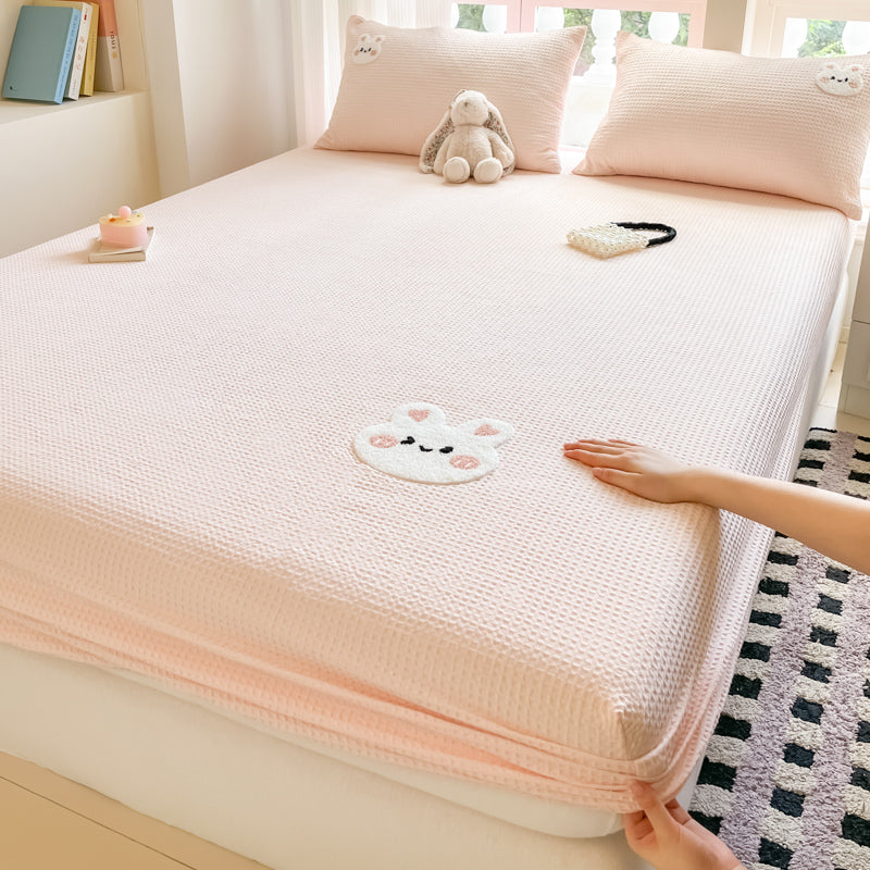 Cotton fitted sheet with cartoon pattern for children