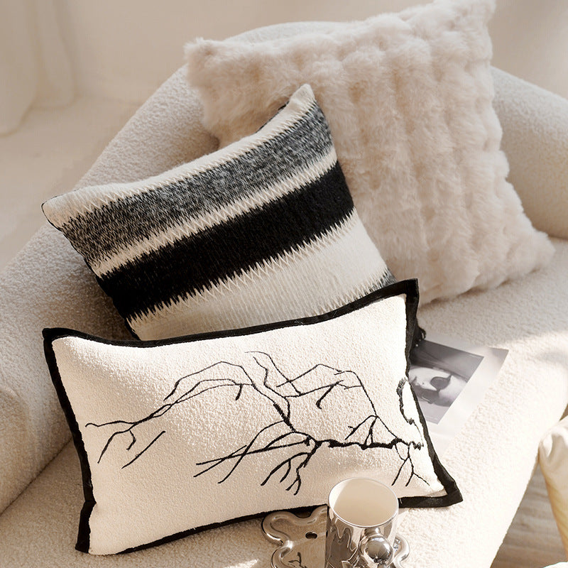 Embroidered pillowcase in Chinese style, linen