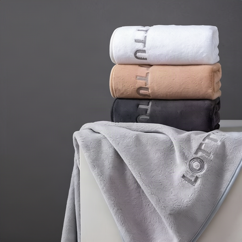 Sports towel made of coral fleece, quick-drying