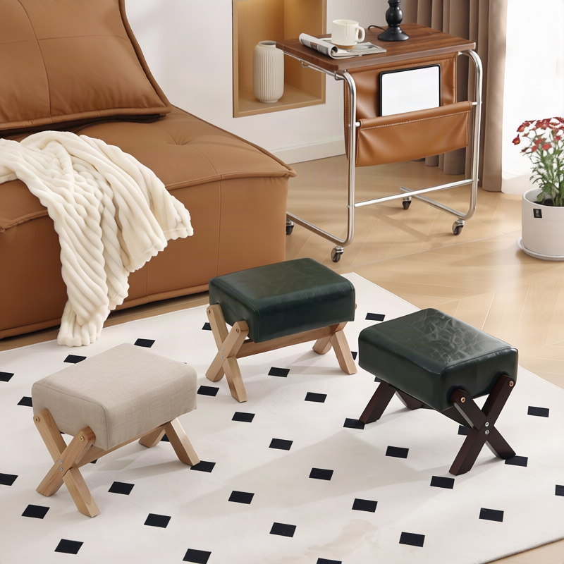 Children's footstool made of rubber wood, square