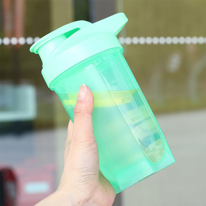 Plastic protein shaker, 500 ml, portable