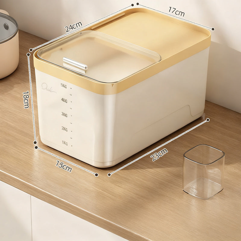 Plastic storage container, airtight, 5–6 L