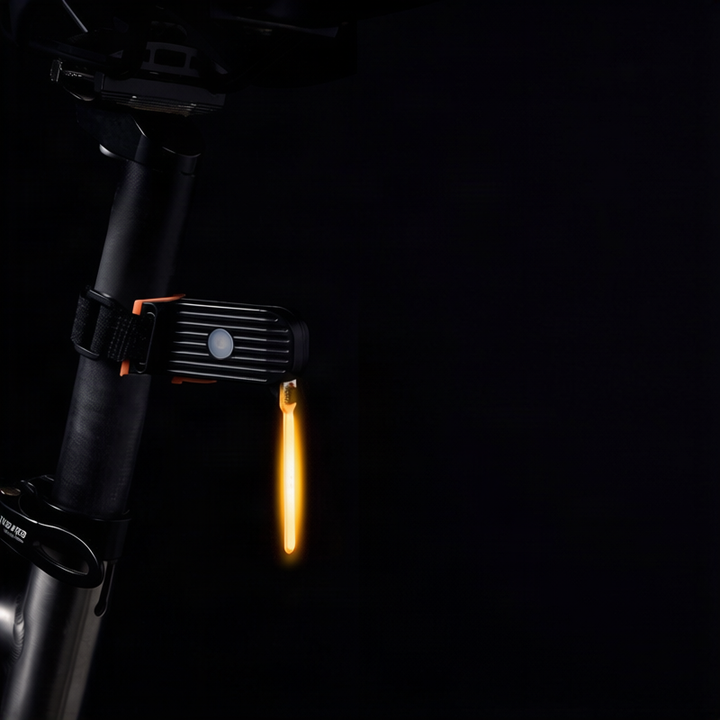Bicycle rear light with flowing light effect, USB-C