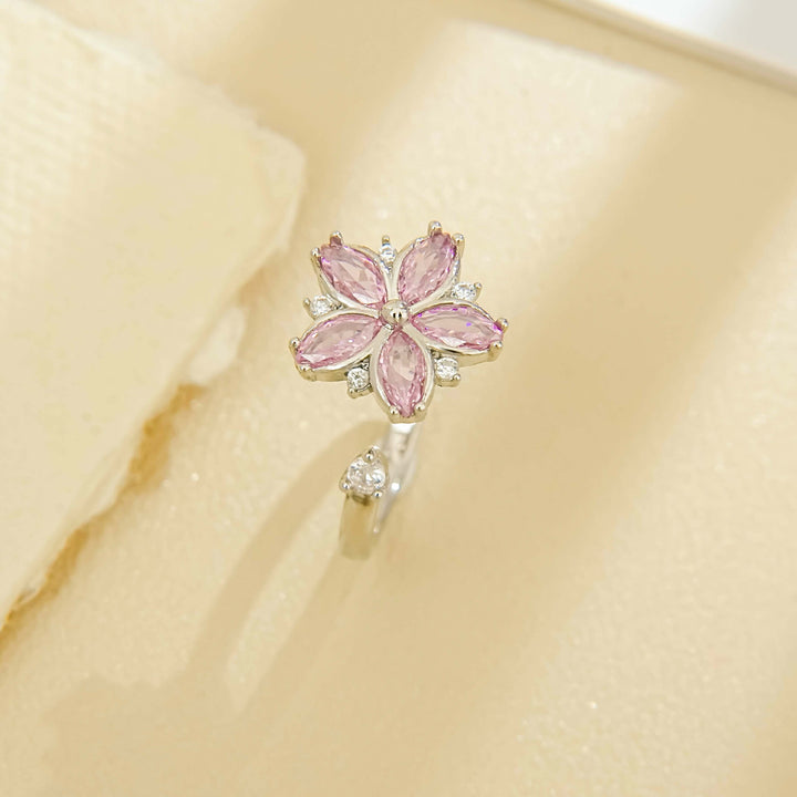 Copper ring with flower motif