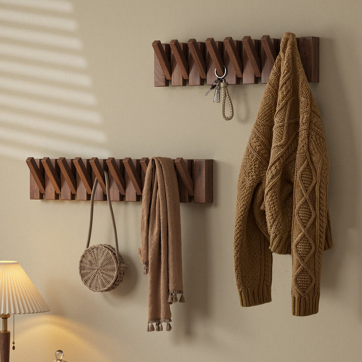 Wall coat rack made of rubber wood