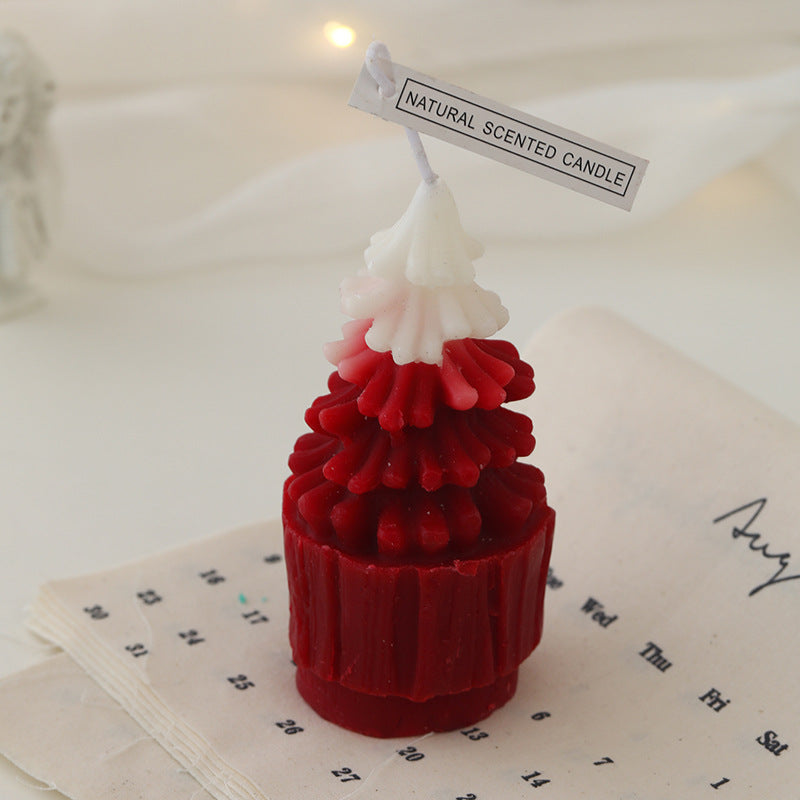 Christmas tree scented candle made of soy wax