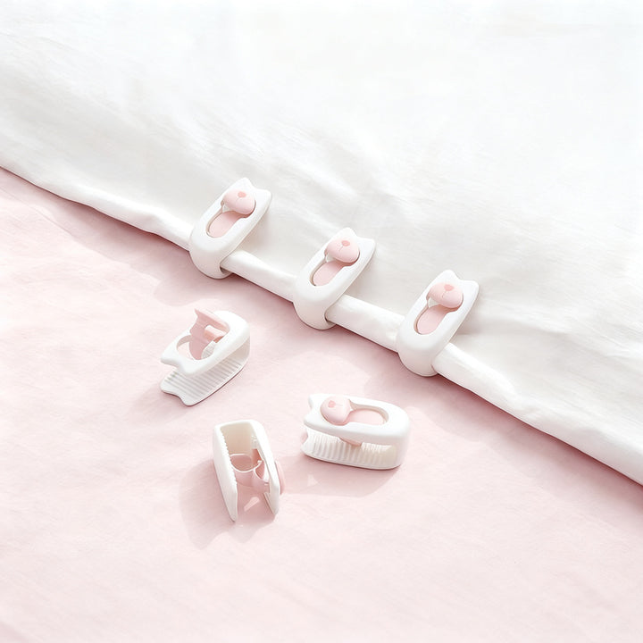 Duvet fastening clips, non-slip