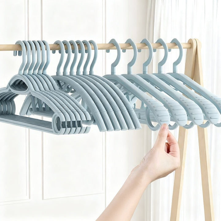 Plastic hanger, non-slip, scratch-free