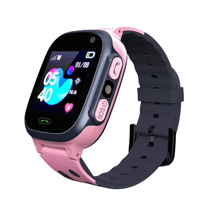 Kids' smartwatch with camera, GPS and SOS button