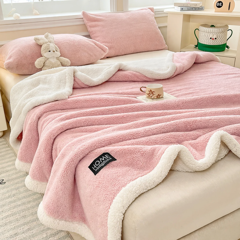 Double-layered wool blanket made of lambskin fleece