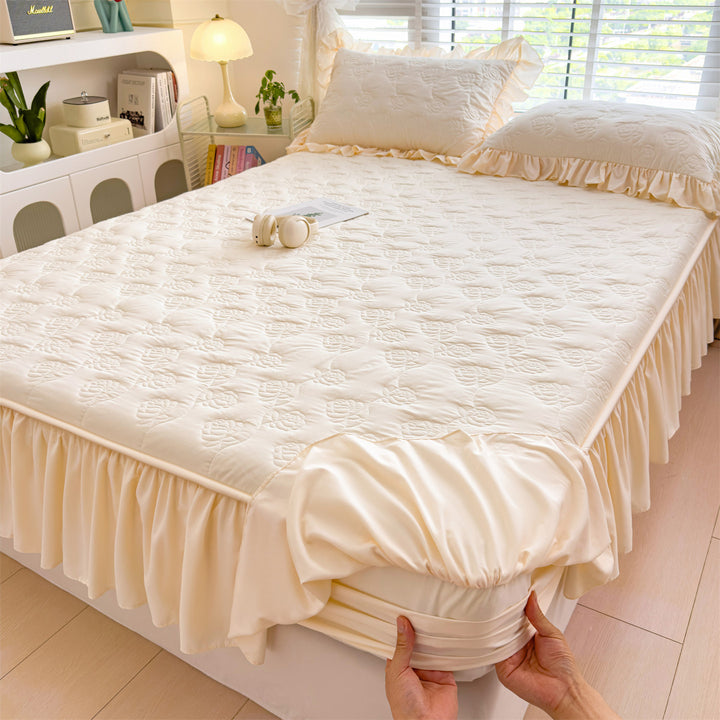 Cotton bed sheet with ruffles, princess style