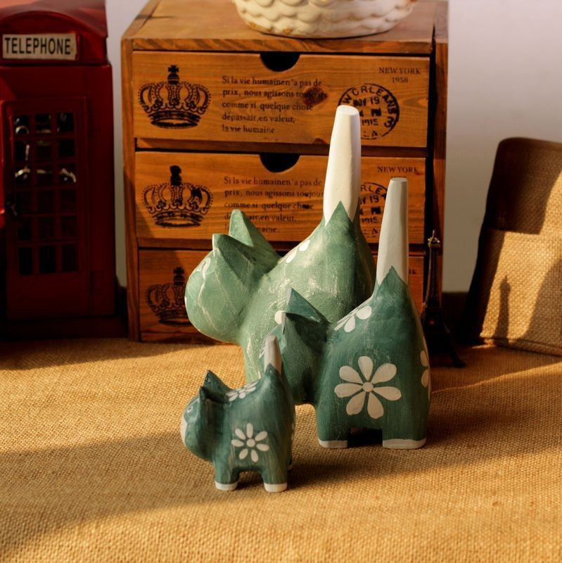 Nordic wood cat figures, set of 3, pine