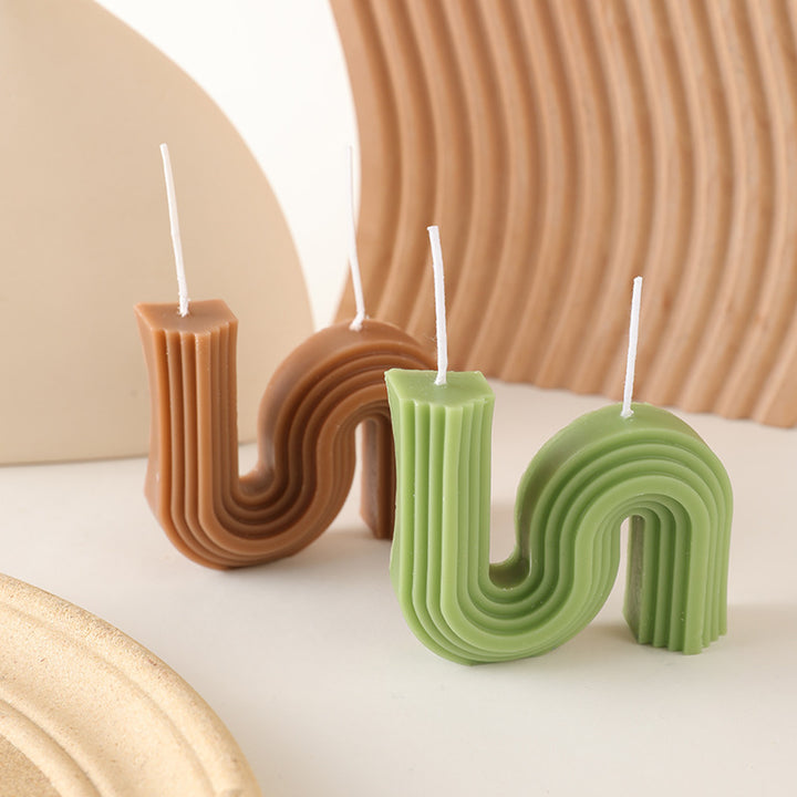 S-shaped scented candle made of soy wax