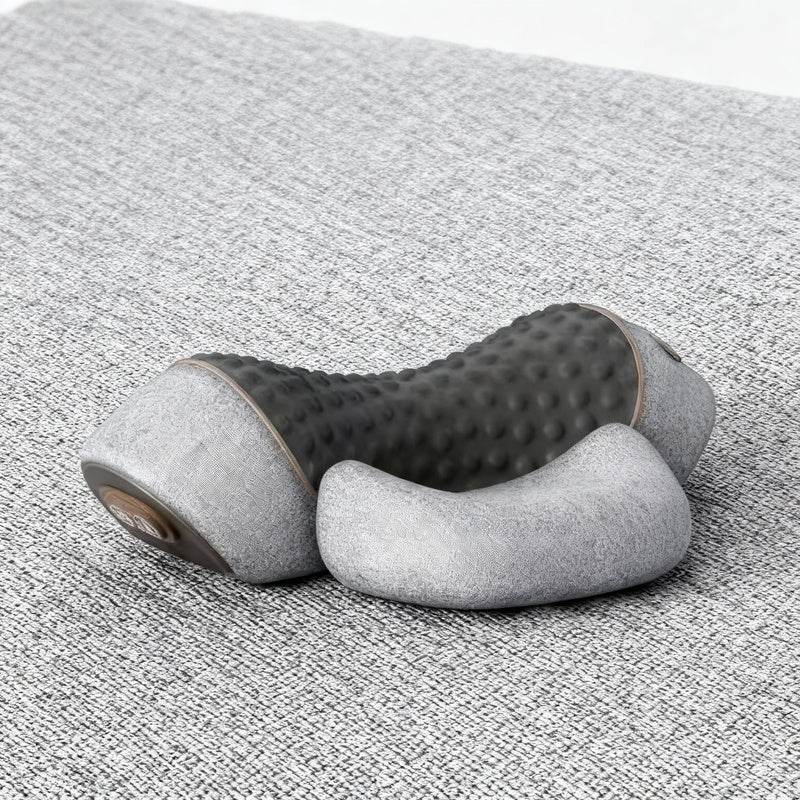 Neck massage pillow with heating function