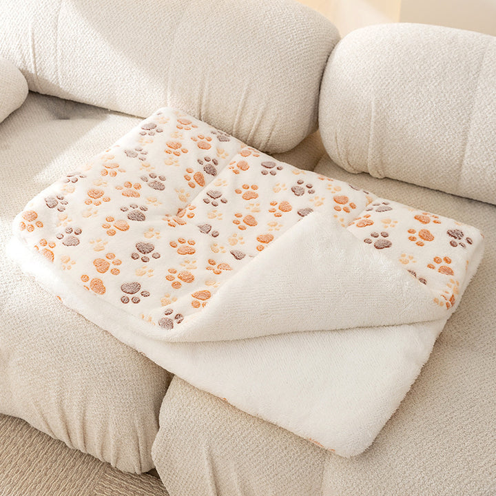 Fluffy pet mat made of fleece