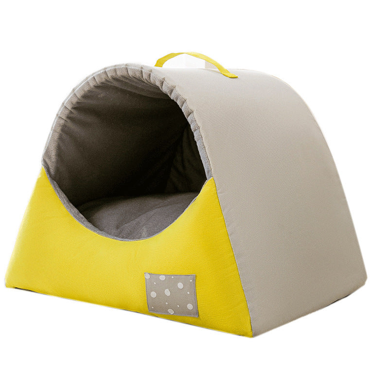 Closed pet bed with heat feeding