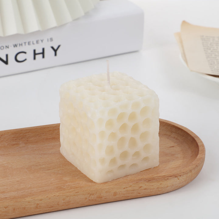 Honeycomb Pattern Fragrance Candle Made of Paraffin