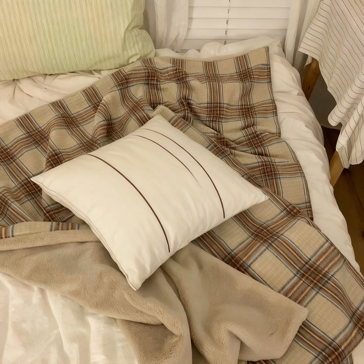 Decorative cushion with flock fabric, 40–45 cm