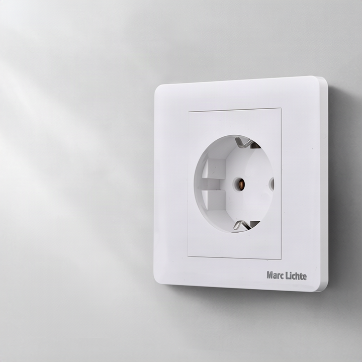 European flush-mounted socket 16 A