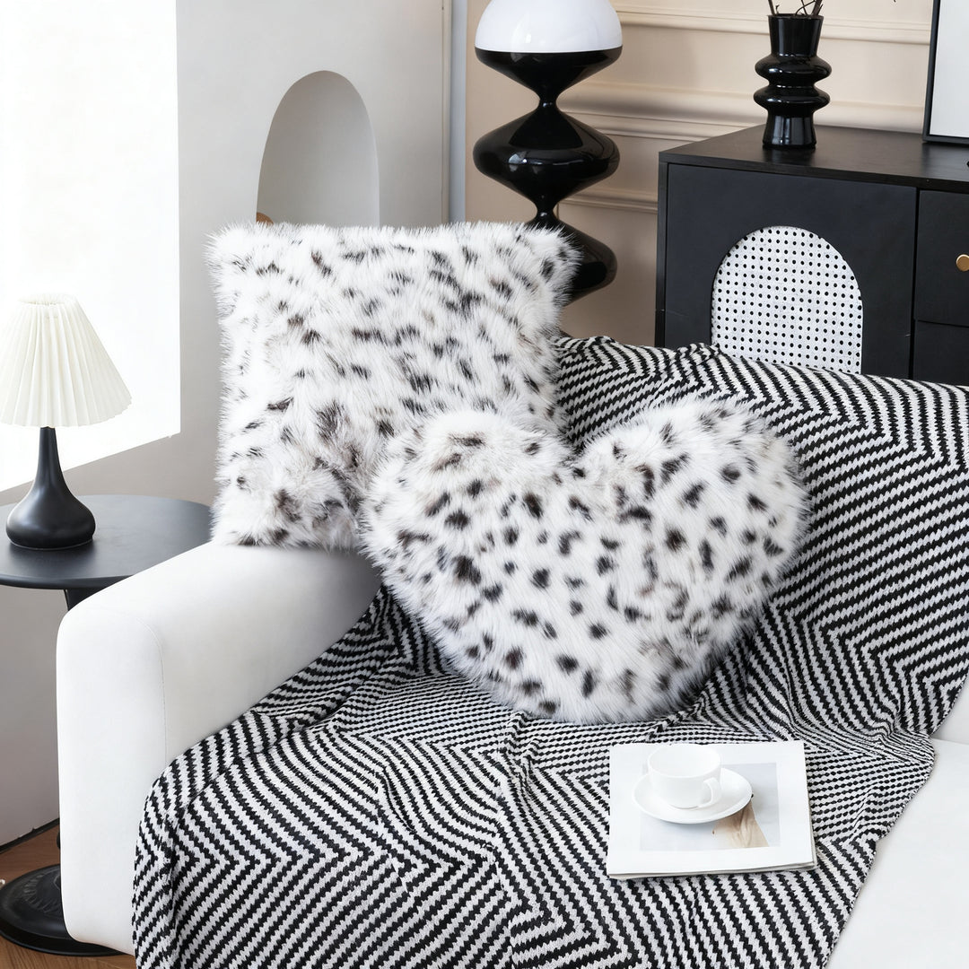 Decorative cushions leopard pattern, various shapes