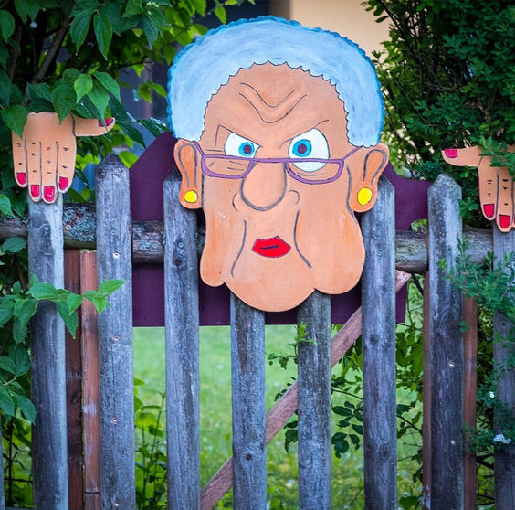 Kalsten | Fence Decoration Nosy Old Man and Lady Garden Yard Art