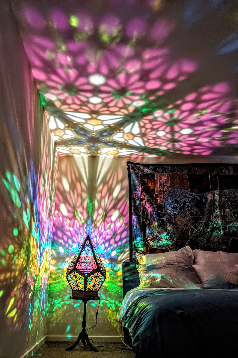 Glass-In-Leaded Style LED Table Lamp - LumiAura | Kalsten