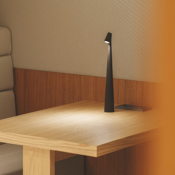Sculpting Table Lamp Wireless LED Lamp Solid Aluminium 10000mAh Battery 3-Level Dimming CRI 90 USB-C Charging Port Warm White 2700K | Kalsten