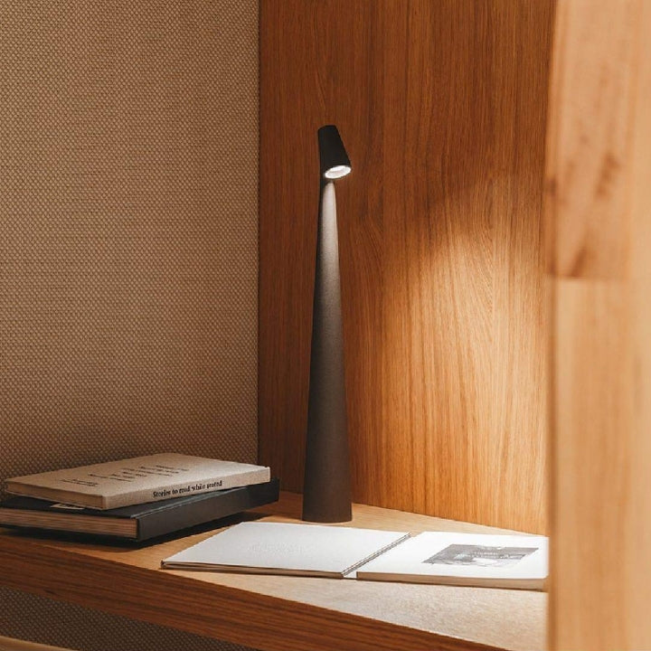 Sculpting Table Lamp Wireless LED Lamp Solid Aluminium 10000mAh Battery 3-Level Dimming CRI 90 USB-C Charging Port Warm White 2700K | Kalsten
