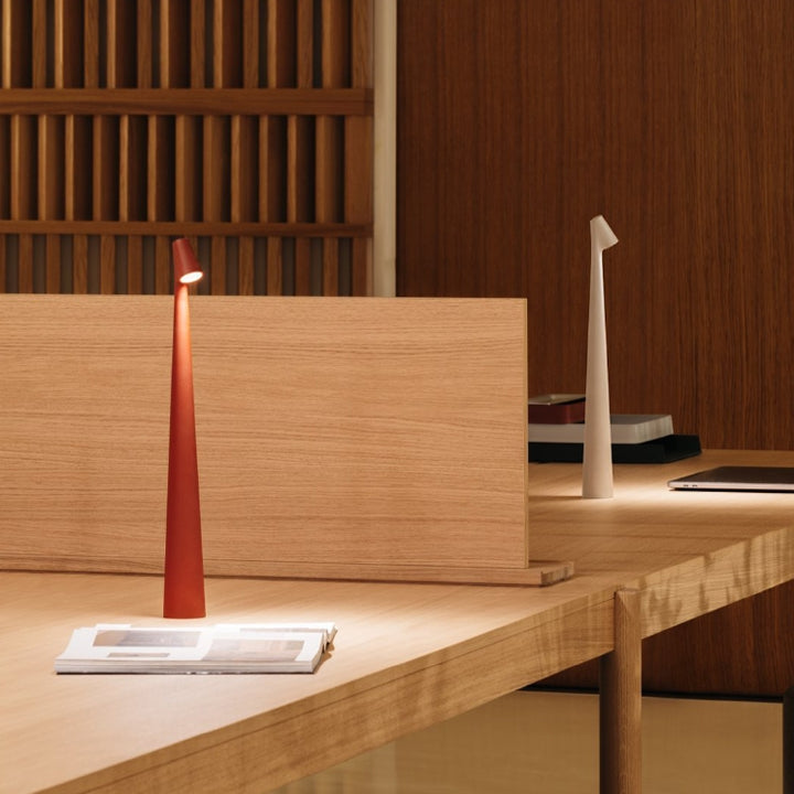 Sculpting Table Lamp Wireless LED Lamp Solid Aluminium 10000mAh Battery 3-Level Dimming CRI 90 USB-C Charging Port Warm White 2700K | Kalsten