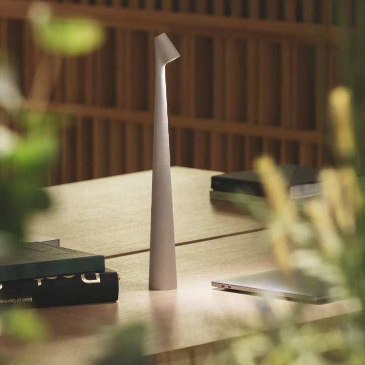 Sculpting Table Lamp Wireless LED Lamp Solid Aluminium 10000mAh Battery 3-Level Dimming CRI 90 USB-C Charging Port Warm White 2700K | Kalsten