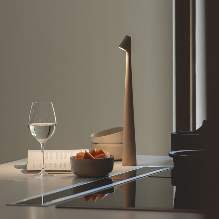 Sculpting Table Lamp Wireless LED Lamp Solid Aluminium 10000mAh Battery 3-Level Dimming CRI 90 USB-C Charging Port Warm White 2700K | Kalsten