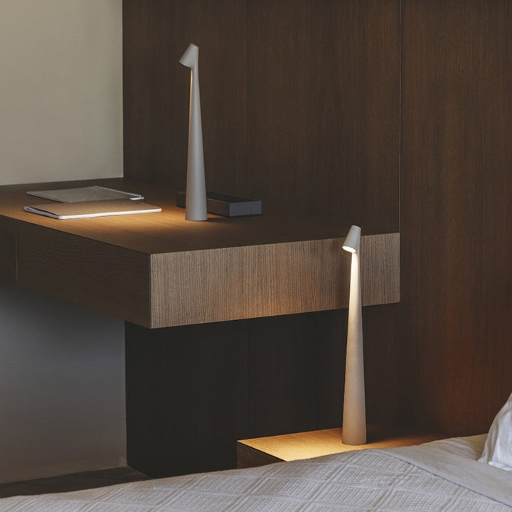 Sculpting Table Lamp Wireless LED Lamp Solid Aluminium 10000mAh Battery 3-Level Dimming CRI 90 USB-C Charging Port Warm White 2700K | Kalsten