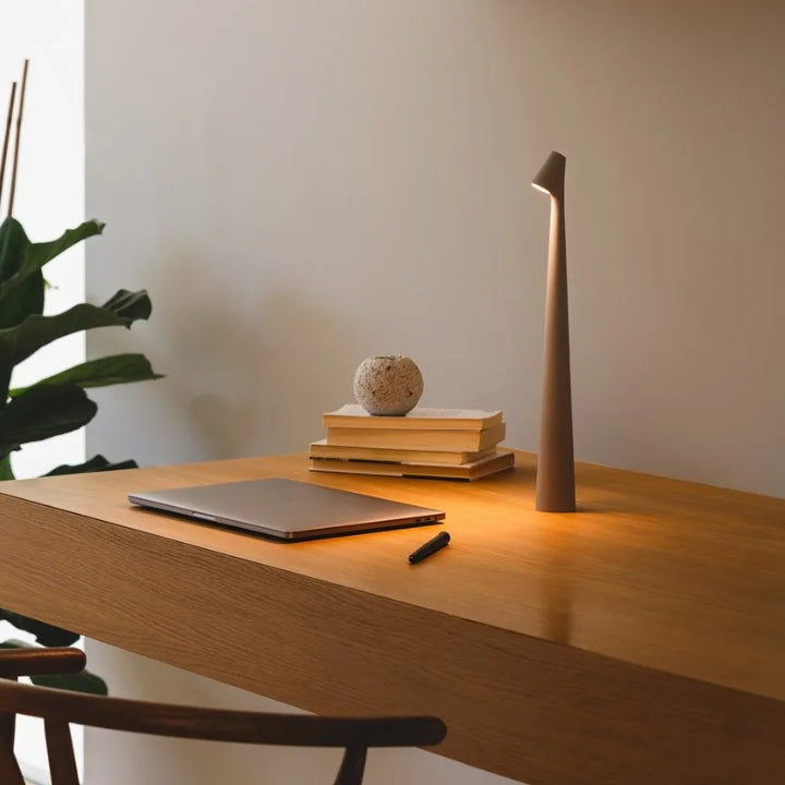 Sculpting Table Lamp Wireless LED Lamp Solid Aluminium 10000mAh Battery 3-Level Dimming CRI 90 USB-C Charging Port Warm White 2700K | Kalsten