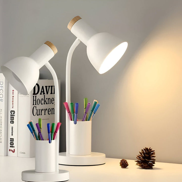 LumoDesk – LED table lamp with pen holder for organization and lighting | Kalsten