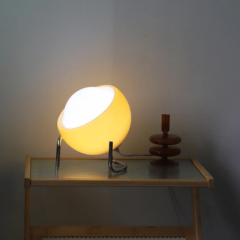 Kalsten | Glass table lamp in Bauhaus style for artistic atmosphere